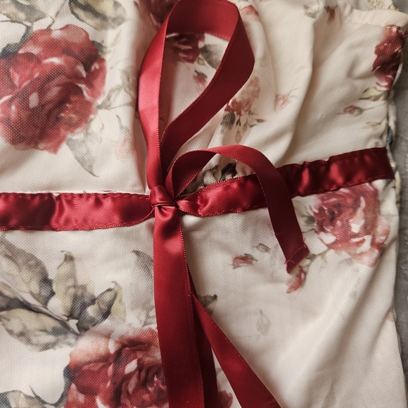 SHEIN Floral Blouse with Red Ribbon - Picture 2 of 5